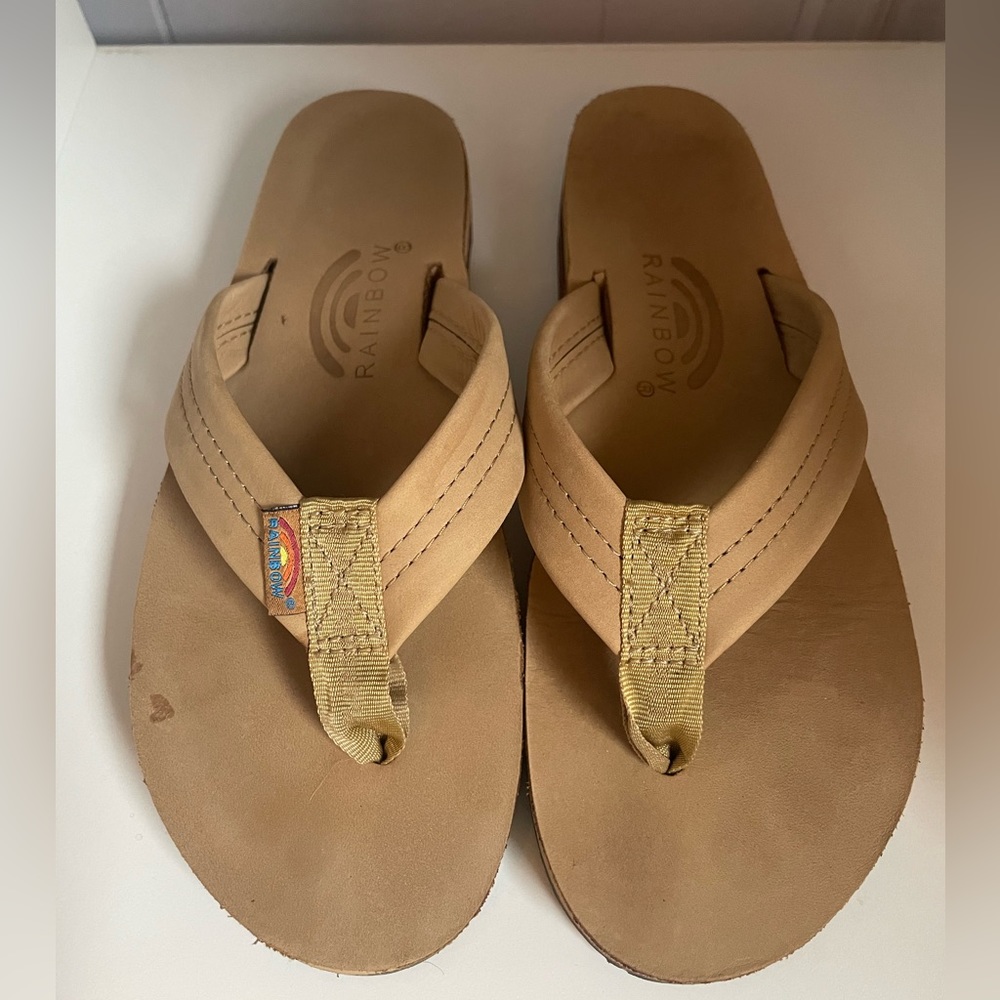 EUC like new Rainbow leather sandals size large 7-9